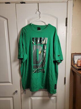 FUBU The Collection Men’s XL Green Lifestyle Graphic T-Shirt Y2K Streetwear